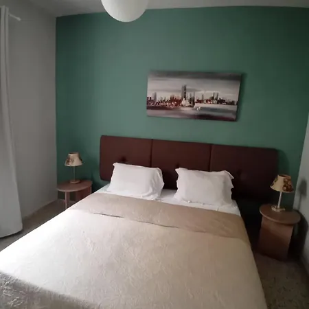 Mary's Place Apartment *