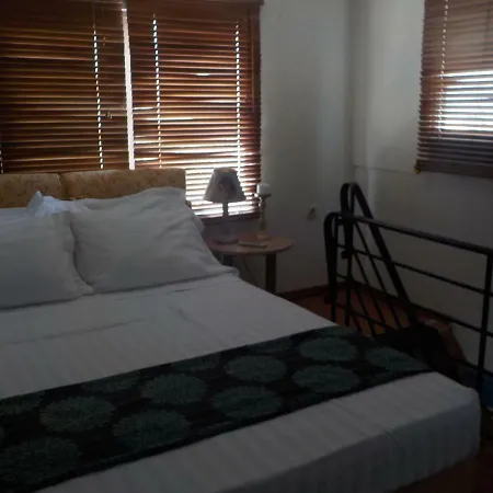 Mary's Place Apartment *